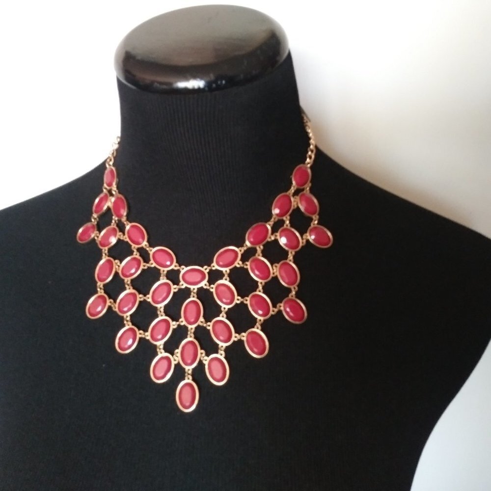 Costume Necklace Burgundy gold